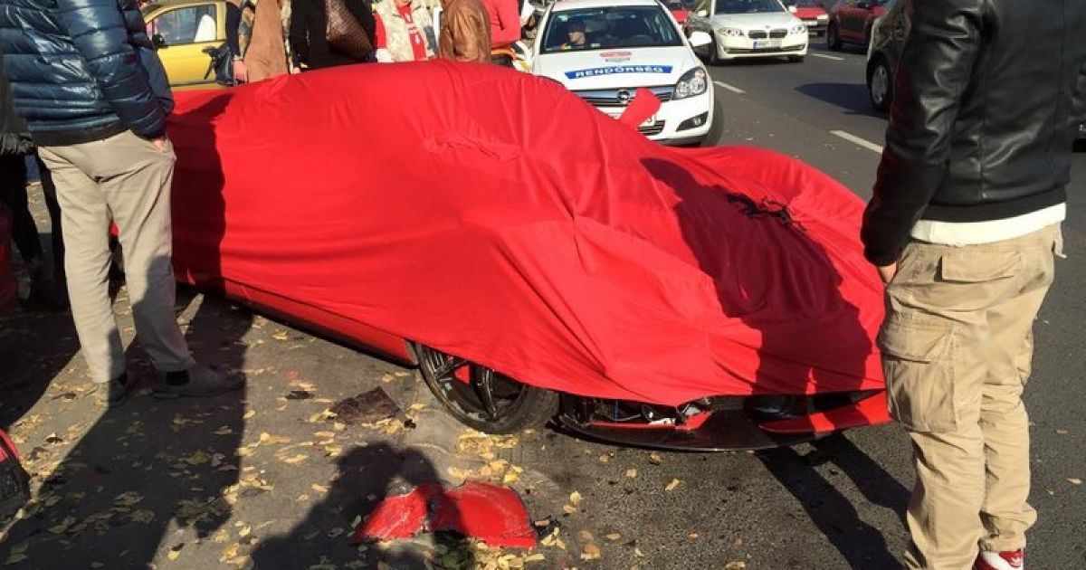 Водій розбив Ferrari вартіст. в мільйон євро. / © worldcarfans.com