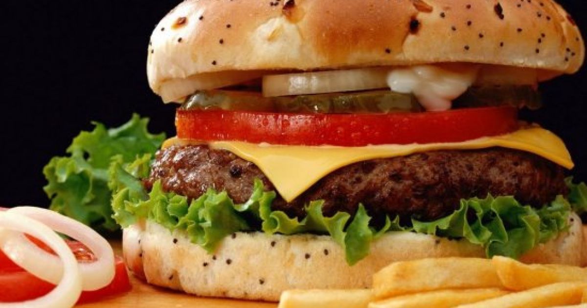 Всего одна бессонная ночь может принести столько же вреда, сколько целые полгода на богатой жирами диете