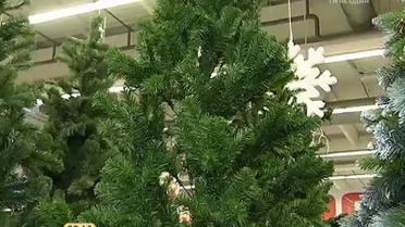 Двометрова штучна ялинка обійдеться українцям мінімум в 750 гривень
