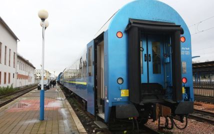 Более 16 часов простоя в холоде и без еды. Новый вагон “Киев-Вена” сломался посреди дороги