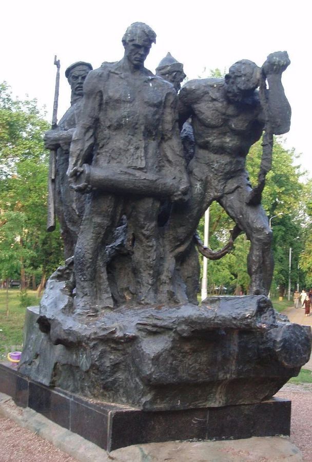 Пам’ятник екіпажу радянського бронепоїзда "Таращанець" у Києві/ Фото: Telegram