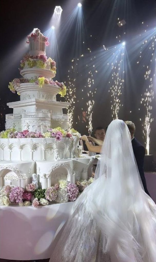 Ясинський розповів, що торт на весіллі був частково пластиковий / © Lviv.media