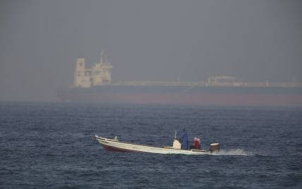 Выполнил обещание: Иран захватил британский танкер в международном проливе