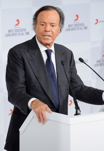 Хулио Иглесиас