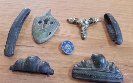 Київські митники виявили у посилці рідкісні бронзові артефакти Київської Русі: фото
