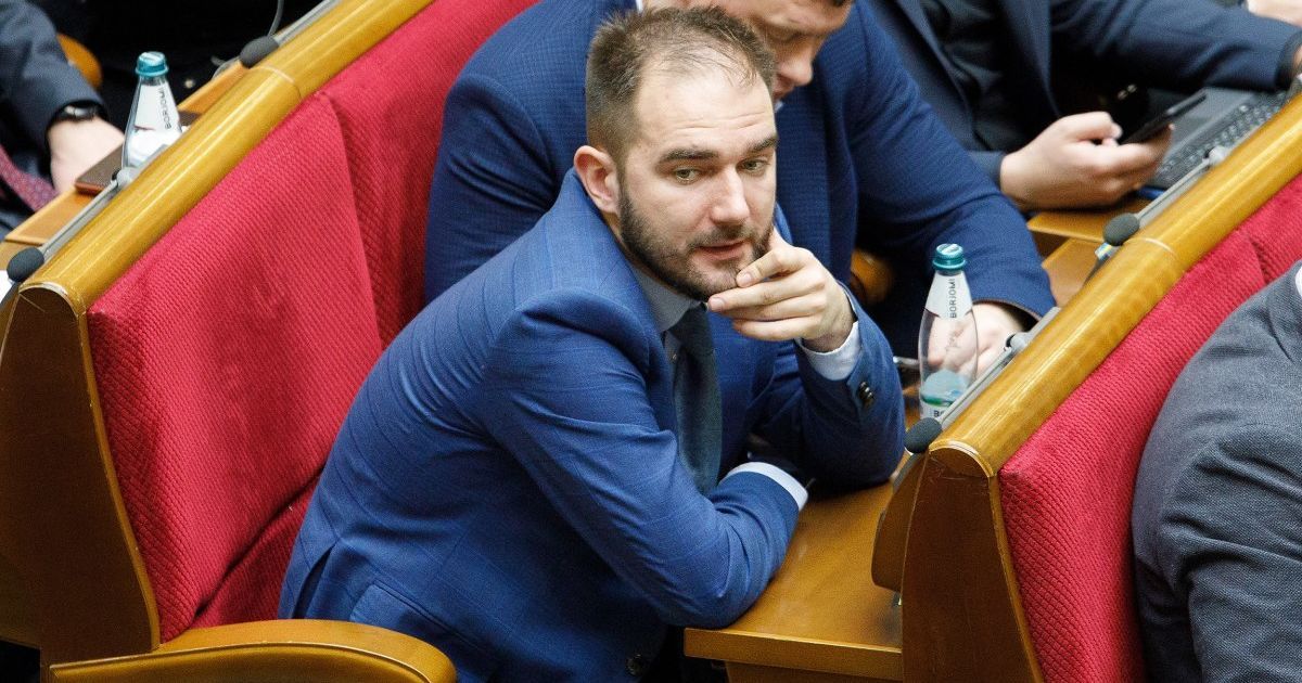 Взятка для Юрченко: помощник нардепа внес залог в 1,5 млн грн и вышел из СИЗО