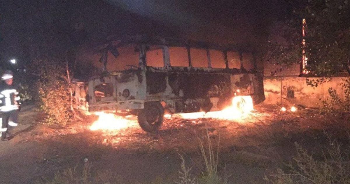 На Дарнице горели четыре автомобиля