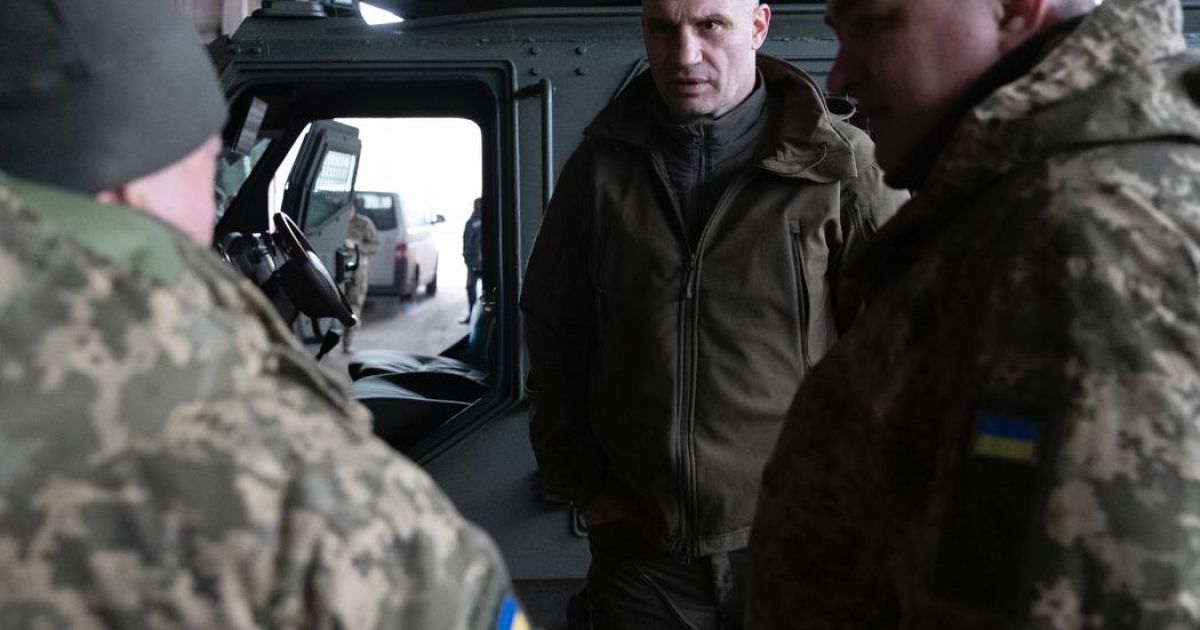 Кличко відвіз чергову партію допомоги захисникам на передову – РЕБ, FPV-дрони, броньовик