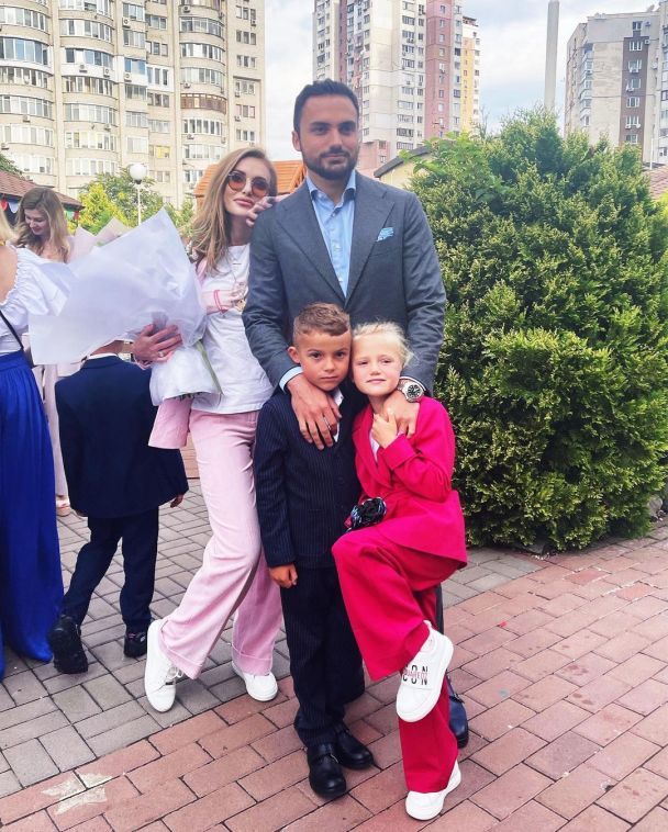 Слава та Едгар Камінські з дітьми