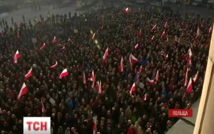 Польські міста сколихнули багатотисячні маніфестації проти рішень нової влади
