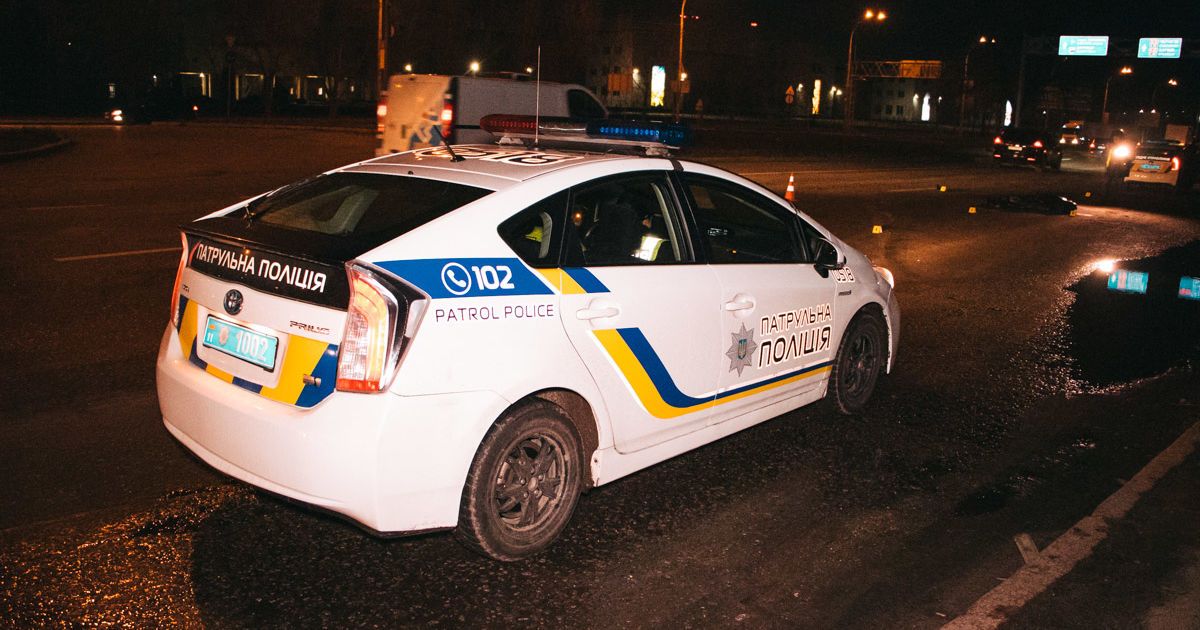 У Києві автівка на смерть збила пішохода на переході і зникла з місця аварії
