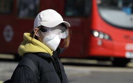 Сразу две страны изменили требования относительно ношения масок из-за резкого скачка заражений коронавирусом