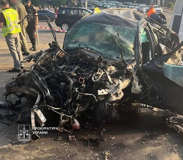 Понівечена автівка, на якій 49-чоловік спичинив смертельну ДТП / © Київська міська прокуратура