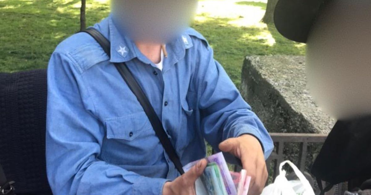 В Івано-Франківську чоловік незаконно утримував у себе хлопця з інвалідністю та примушував його жебракувати