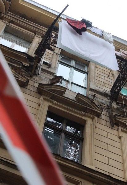 В Одессе рухнул балкон вместе с пенсионеркой