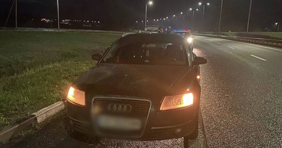 Викрадена автівка Audi