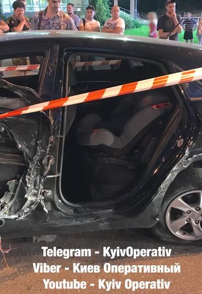 У жахливій масштабній ДТП у Києві загинув чоловік, який саджав свою дитину у машину