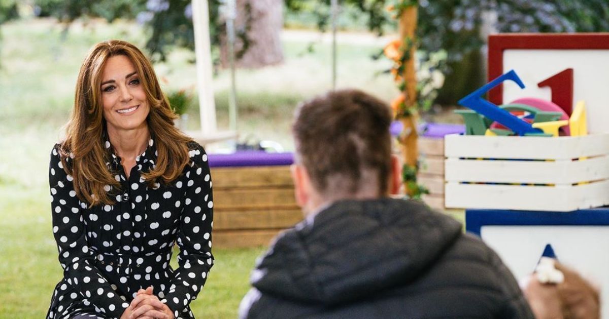 Витончена Кейт Міддлтон у сукні в горох з'явилася на публіці з новим кольором волосся