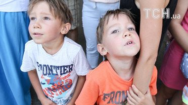 Флешмоб "Подвійне щастя" в Києві / © УНІАН