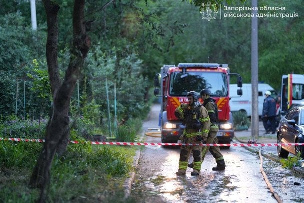 Наслідки нічної ворожої атаки на Запоріжжя. / © Очільник Запорізької ОВА Іван Федоров