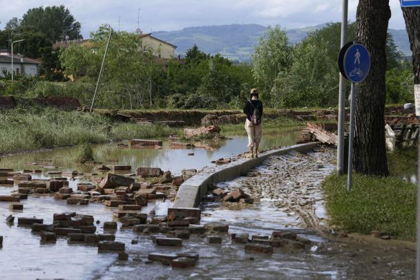 Разрушительное наводнение в Италии: страна идет под воду, есть погибшие 1