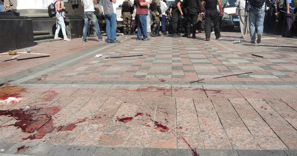 Были ранены десятки силовиков / © Facebook.com/Олександр Рудоманов