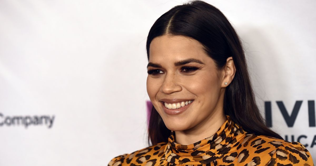 Звезда сериала "Дурнушка" Америка Феррера во второй раз стала мамой