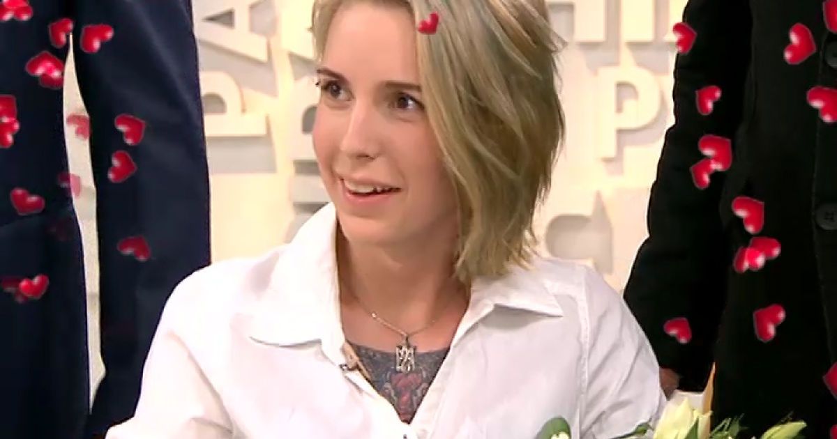 Возлюбленный известной волонтерки сделал ей предложение в прямом эфире