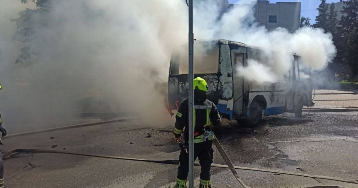 У Києві згорів автобус