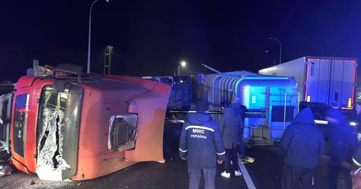 В Харькове до сих пор не знают точного количества погибших в ДТП, в котором фура раздавила такси
