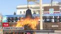 В годовщину оккупации Крыма в Херсоне сожгли чучело Путина и российскую матрешку