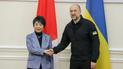 Міністерка закордонних справ Японії Йоко Камікава та прем'єр-міністр України Денис Шмигаль