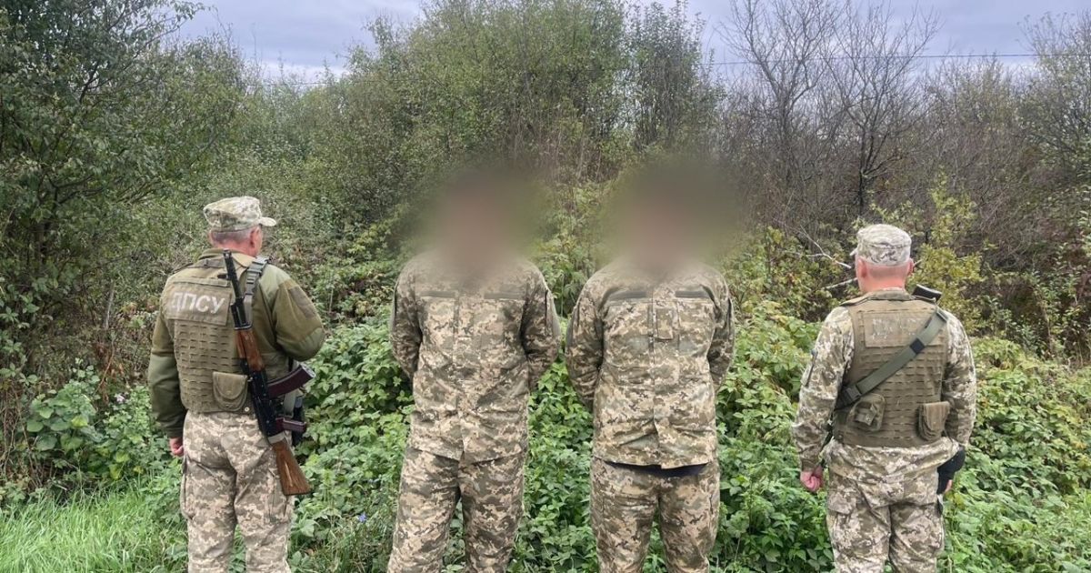 Уклонисты одели военную форму, чтобы отвлечь внимание пограничников