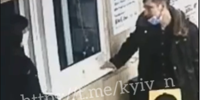 У Києві на станції метро "Оболонь" чоловік головою ударив співробітницю метрополітену: з'явилося відео