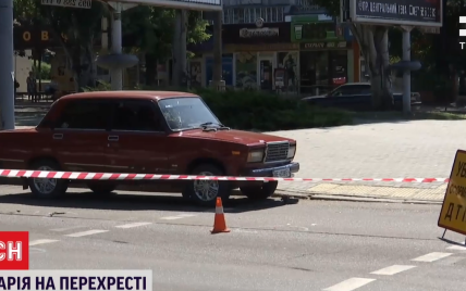Мив машини на перехресті: у Миколаєві авто збило 14-річного хлопця