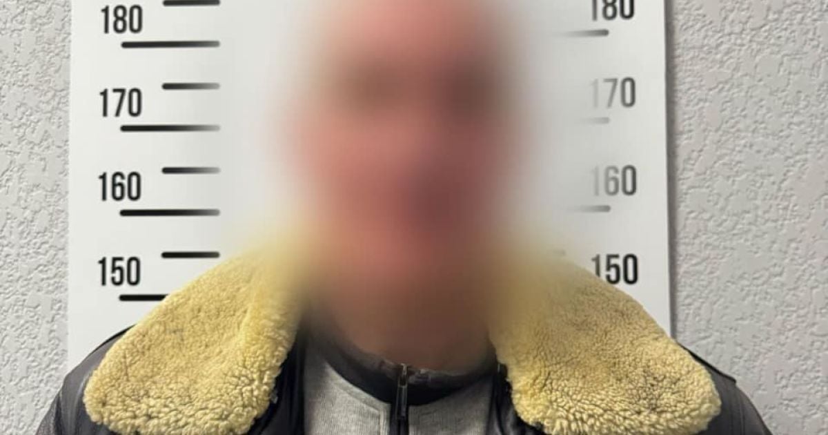 Чоловік, який розбещував малолітніх дівчат