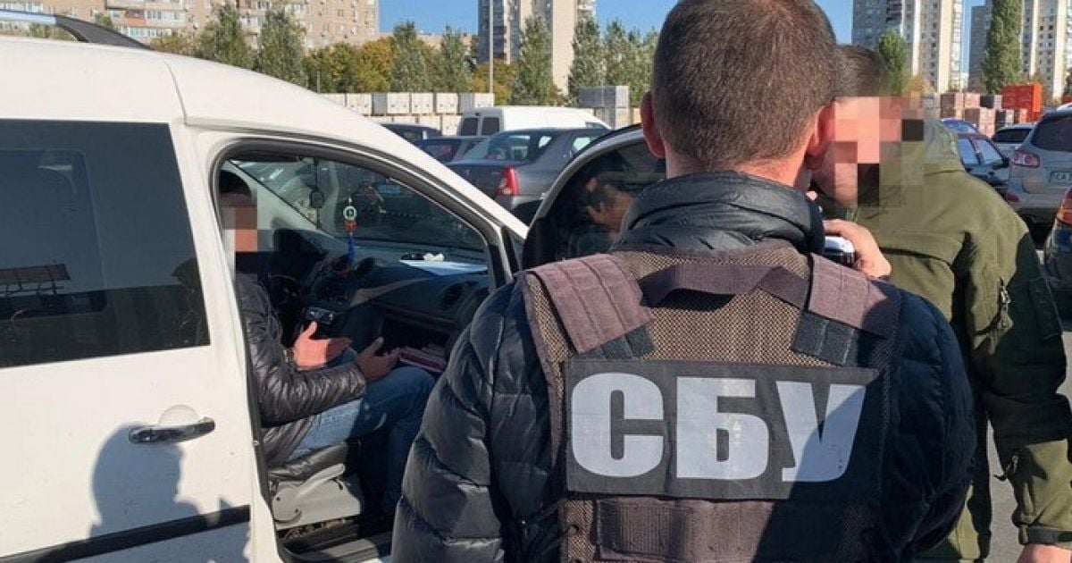 В Черкассах начальника налоговой инспекции задержали на взятке в 99 тыс. грн