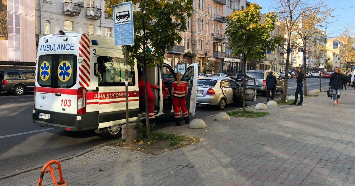 В Киеве во время поездки в такси умер мужчина
