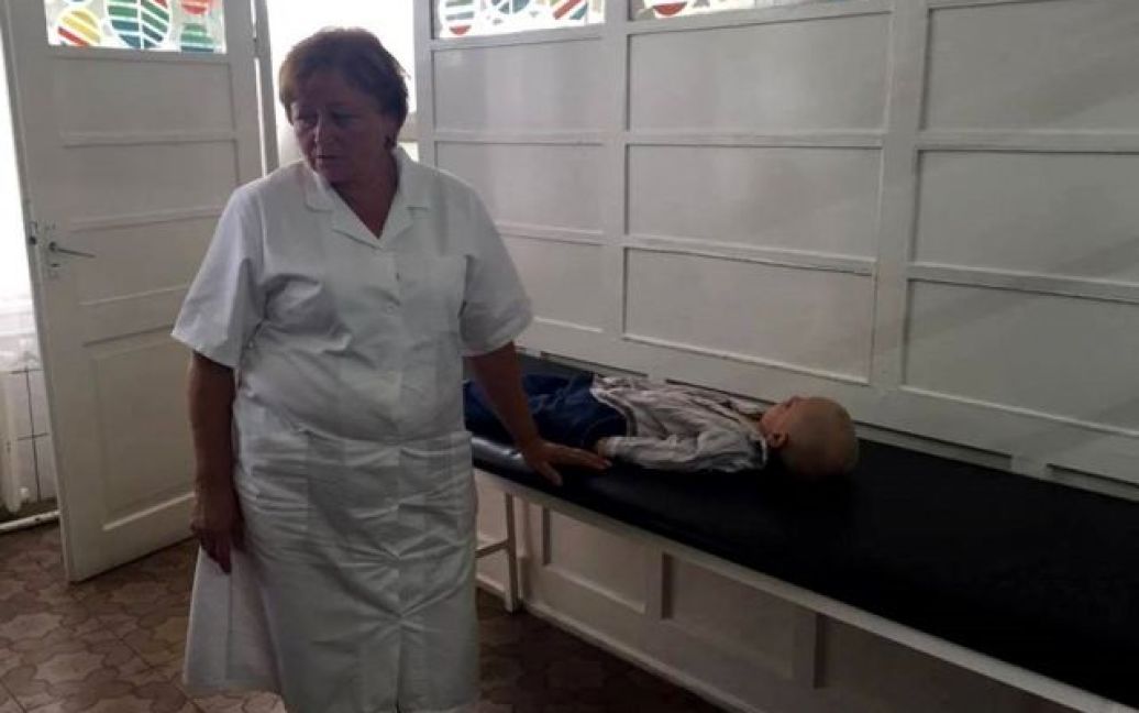 Дитину доправили до лікарні, а шахрая - затримали / © facebook.com/Управління праці та соцзахисту населення Мукачева