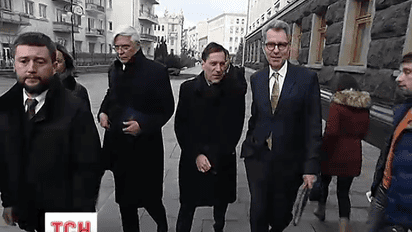 Петр Порошенко вызвал к себе послов стран Большой Семерки
