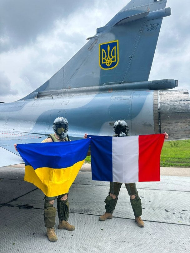 Українські пілоти дякують народу Французької Республіки за підтримку та партнерство