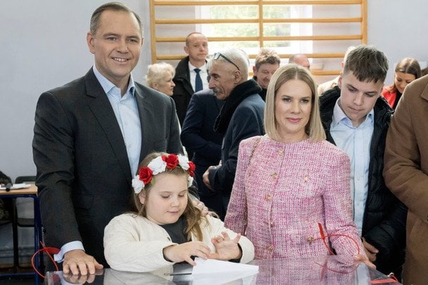 Кароль і Марта Навроцькі з донькою і сином / © Associated Press