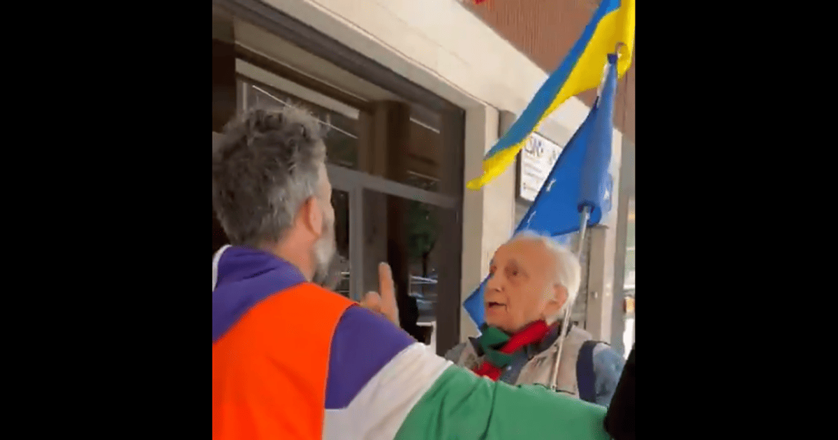 Реакция на украинский флаг в Италии