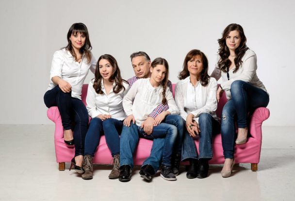 Віктор Орбан із дітьми та дружиною / © Hungary Today