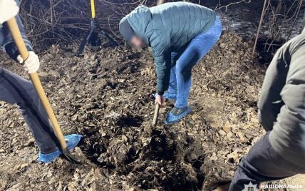 На Черкащині онука, якого розшукувала бабуся, виявили закопаним на городі 