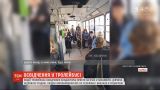 Служебный роман: в Харькове водитель троллейбуса сделал предложение кондукторше прямо на глазах у пассажиров