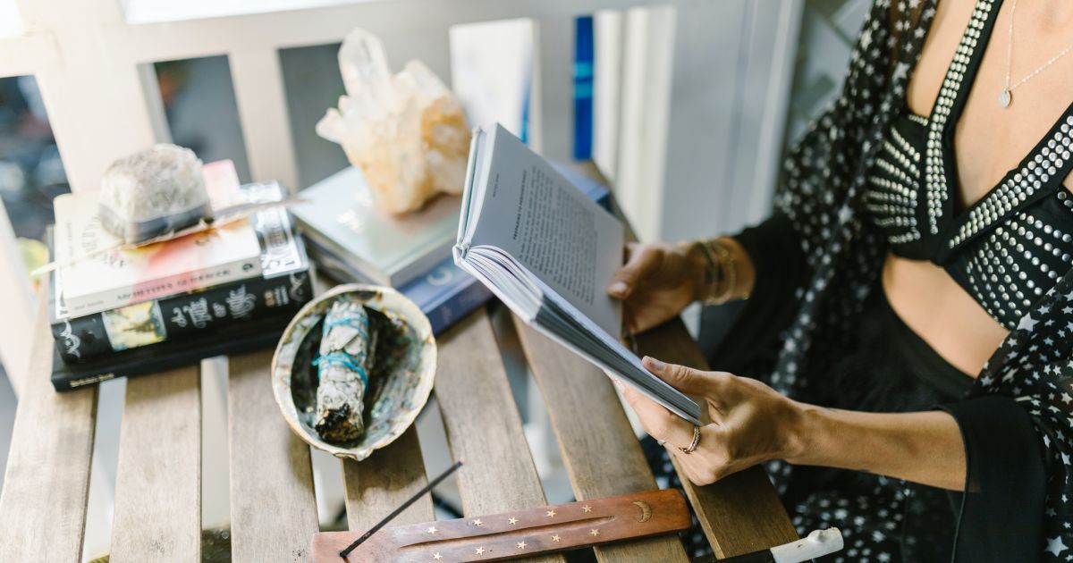 Гороскоп на 1 червня для всіх знаків зодіаку за картами Таро