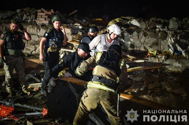 Наслідки ракетного удару по готелю у Запоріжжі 2 вересня / Фото: Нацполіція України