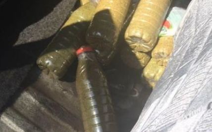 На Донетчине пограничники обнаружили в топливном баке с бензином 4,5 кг наркотиков