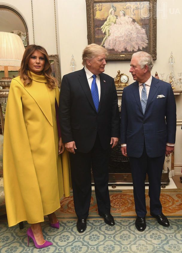 Дональд и Мелания Трамп с королем Чарльзом III / © Associated Press